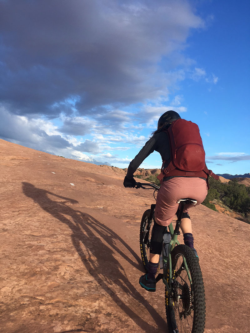 Rider with Hydroflask 20 L pack